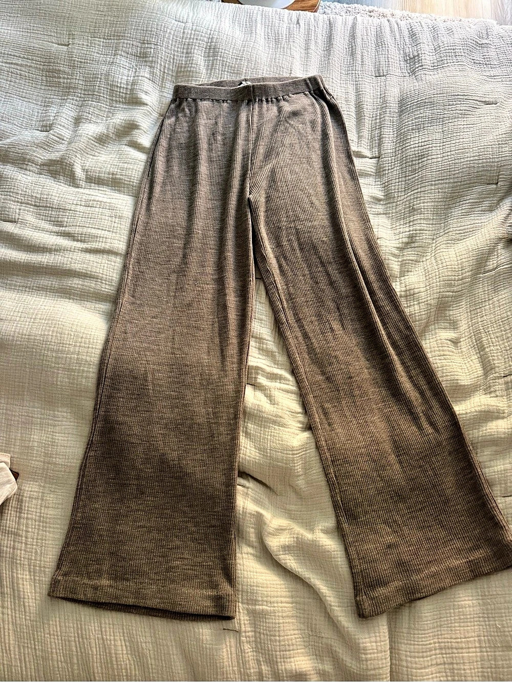 Vince wool wide leg flowy pants beige small
